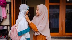 pembinaan akhlak sejak dini