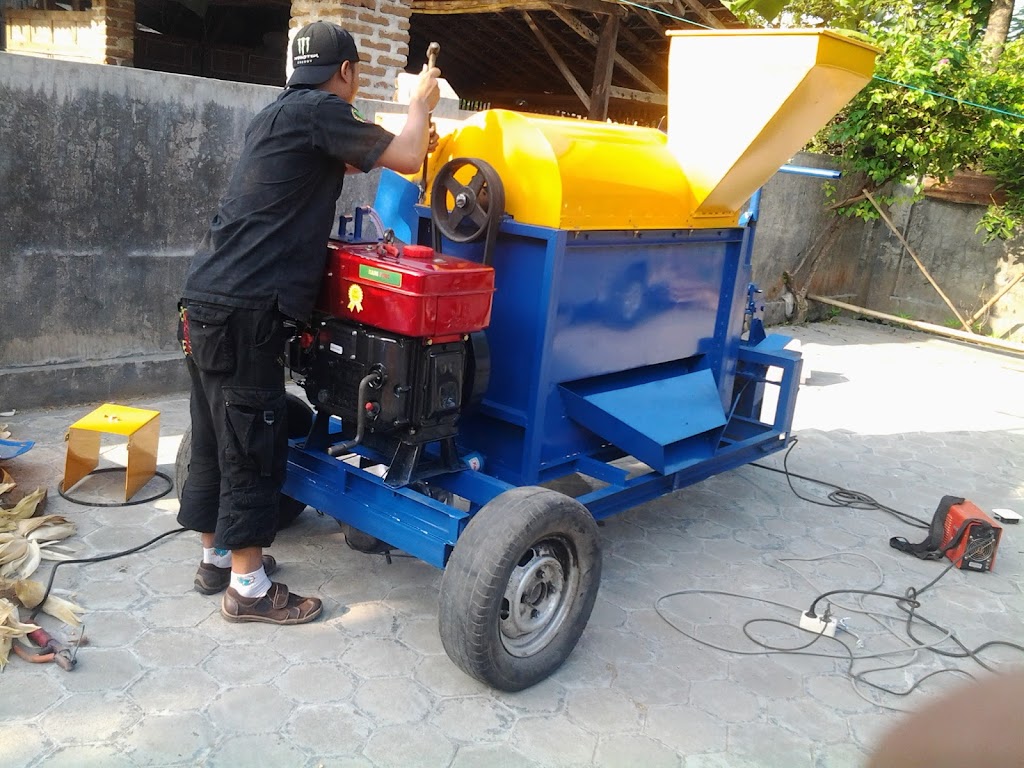 mesin pemipil jagung