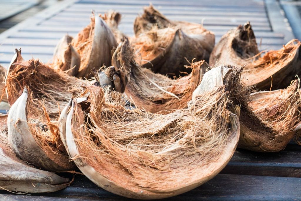 Kerajinan dari sabut kelapa