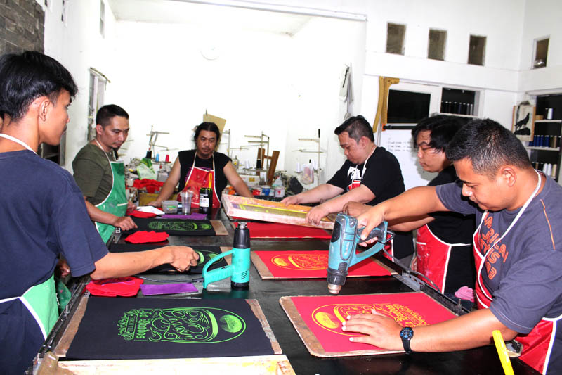 sablon kaos manual surabaya